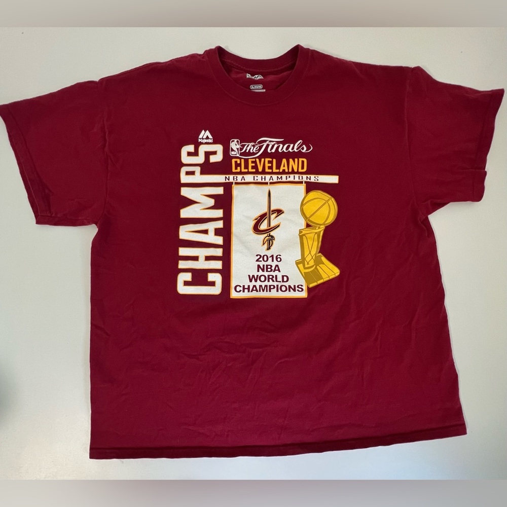 Cleveland Cavs 2016 NBA Champs
Majestic T Shirt sz XL Team Players Names Listed